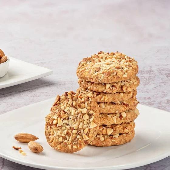 almond-biscuit-cookies-2.webp