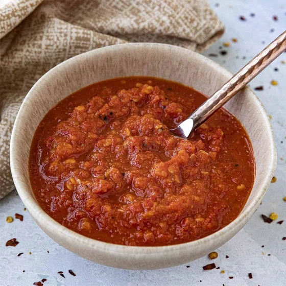 Garlic Chilli Sauce — Past foam spicy taste red