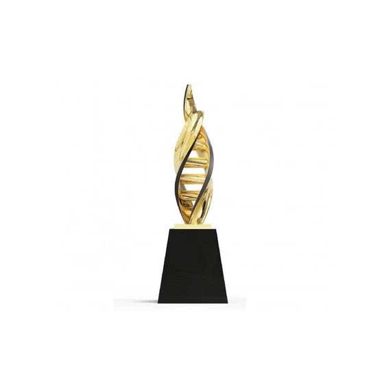 golden-designe-trophy-1.webp