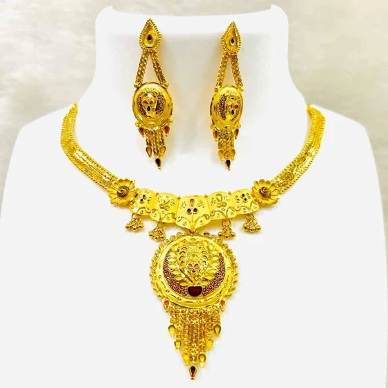 gold-forming-jewellery-2.webp