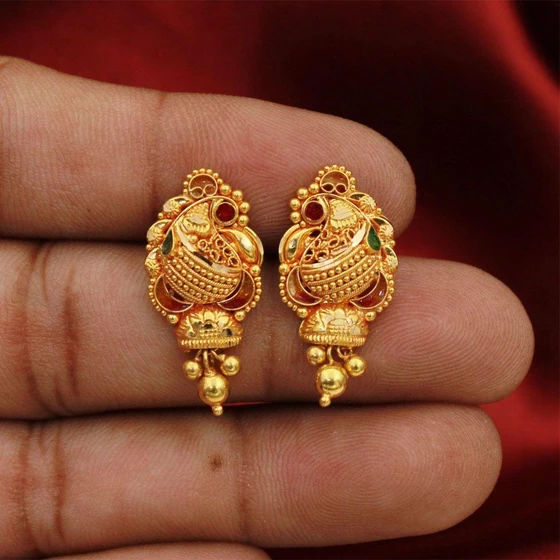 ladies-gold-earrings-2.webp