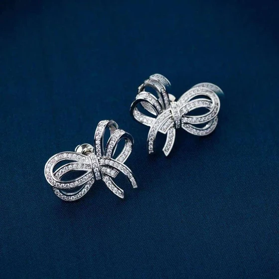 ladies-diamond-earring-1.webp
