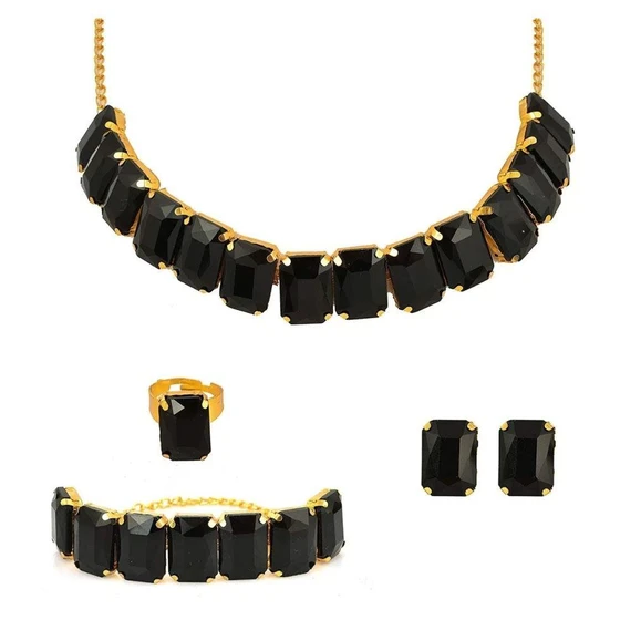 black-stone-necklace-2.webp