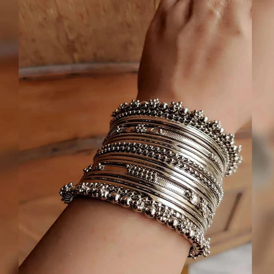 silver-oxidized-bracelet-2.webp
