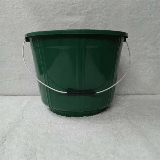 small-plastic-bucket-2.webp