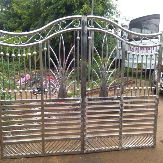 Rectangular Iron Gate — Antique style polished finishing
