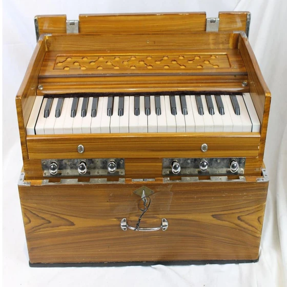 wood-polished-harmonium-1.webp