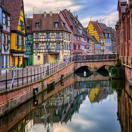 colmar-wall-paper-2.webp