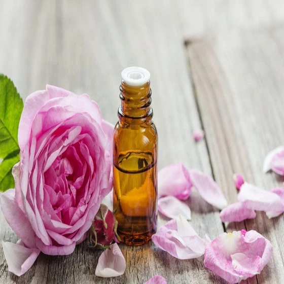 natural-rose-oil-1.webp
