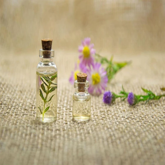 aromatic-essential-oil-1.webp