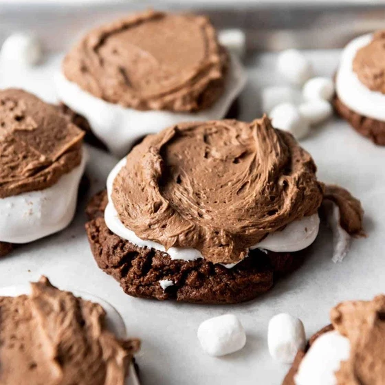 chocolate-cream-cookies-2.webp