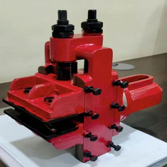 Key Way Vice — Red colour, iron materials, durable