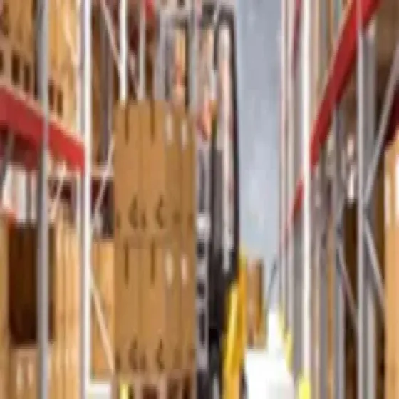 manufacturers-warehouse-services-08rHN1Bv.webp