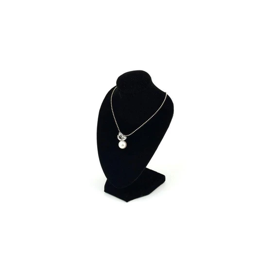 necklace-jbm-stand-1.webp