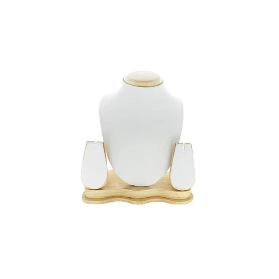 necklace-jbm-stand-2.webp