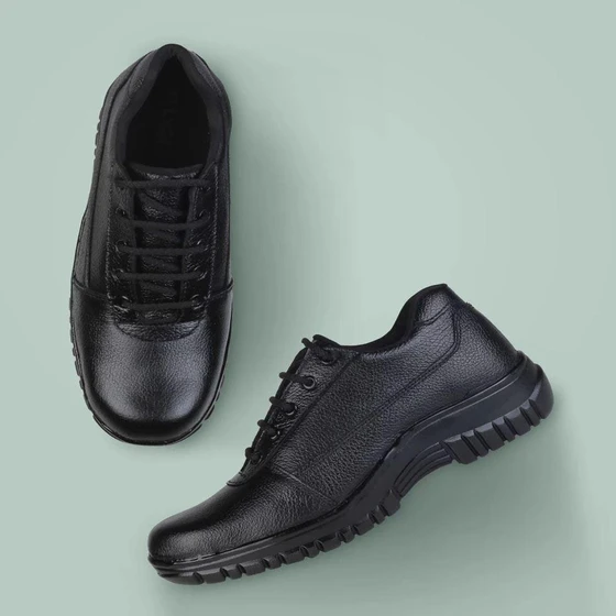 men-safety-shoes-2.webp