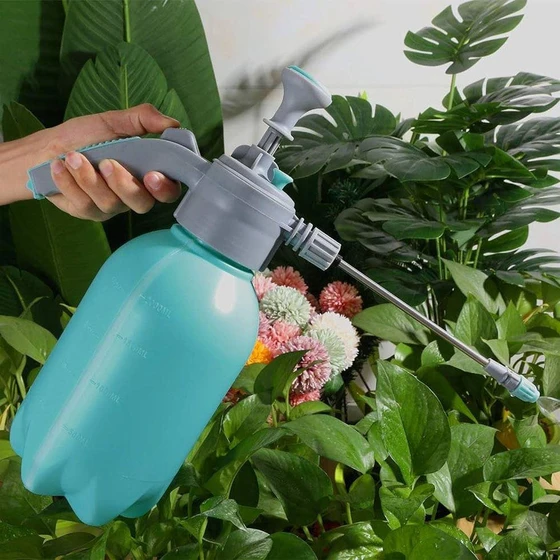 handheld-garden-sprayer-2.webp
