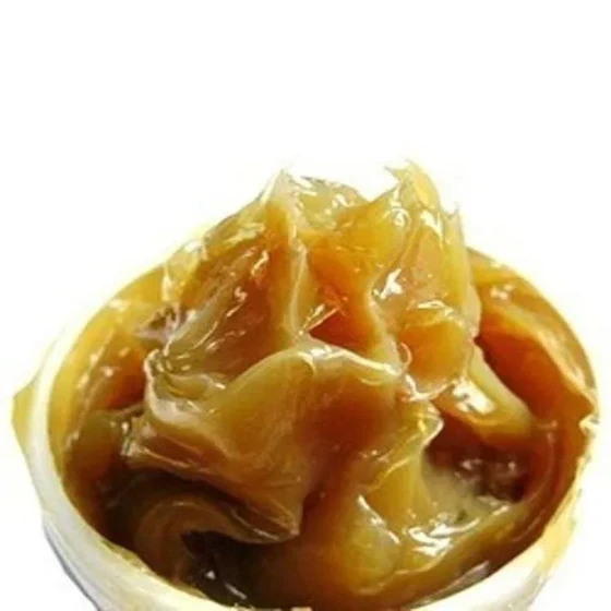 lubricating-industrial-grease-2.webp