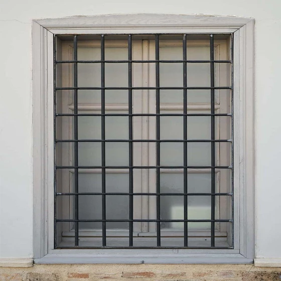 gi-steel-window-grill-1.webp