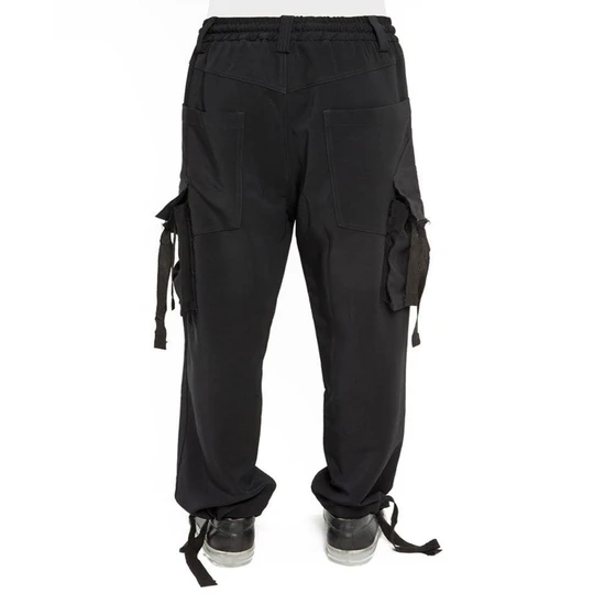 black-cargo-pants-2.webp