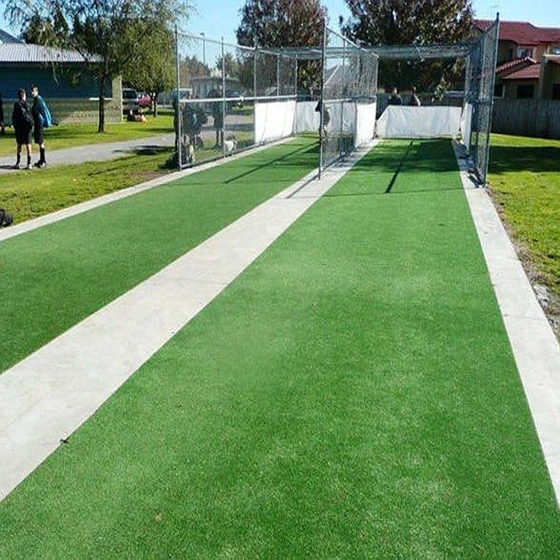 faux-lawn-synthetic-grass-cricket-pitch-2.webp