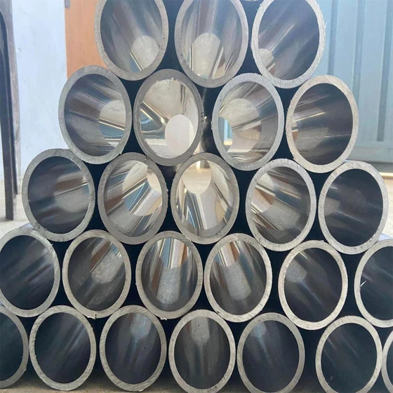 carbon-304-steel-pipes-2.webp