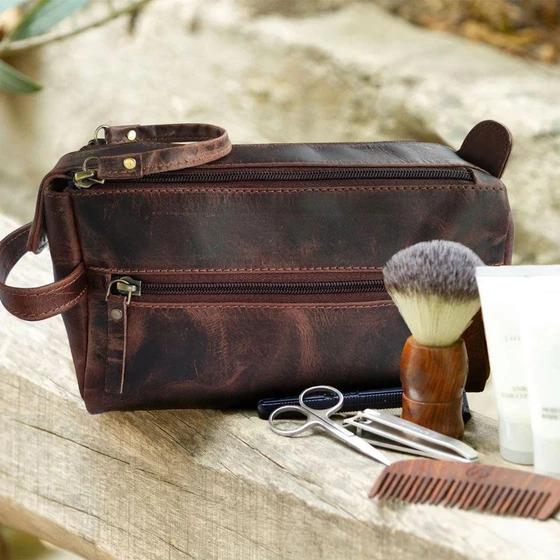 leather-toilet-bag-2.webp