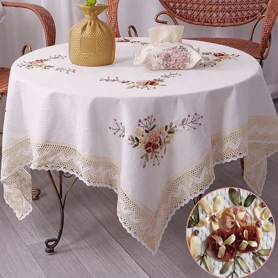 table-covers-embroidered-2.webp