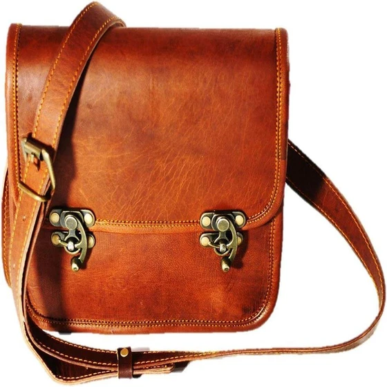 antique-leather-bags-2.webp