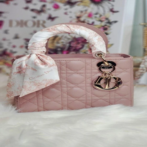 fancy-designer-handbags-2.webp