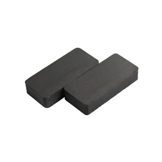 black-rectangular-magnets-2.webp