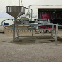 Mehandi Filling Machine, Brand Shiv Shakti Industries, Capacity 15-40 pouchminute, Power Consumption 05 hp motor