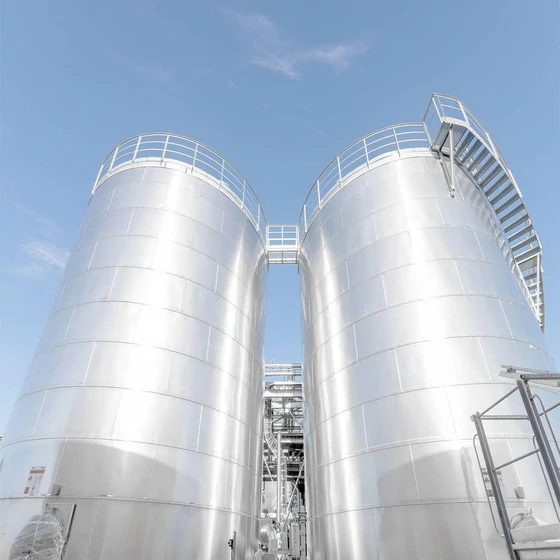 steel-stainless-storage-tanks-2.webp