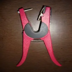 Ear Tag Applicator, Color Red Black, Material Mild Steel