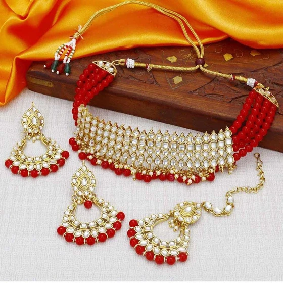 choker-red-set-2.webp