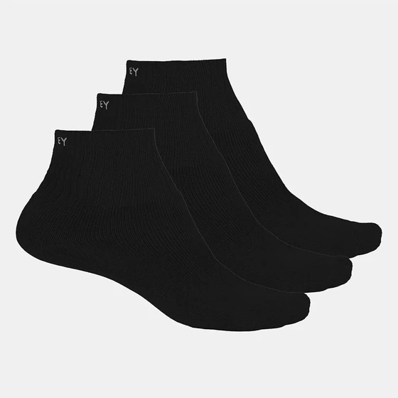 striped-ankle-socks-2.webp