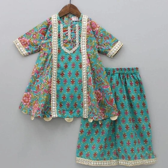 kids-girls-ethnic-wear-2.webp