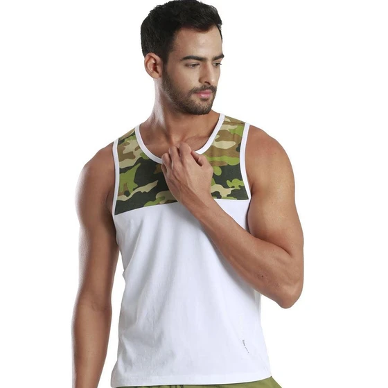 mens-white-cotton-vest-2.webp