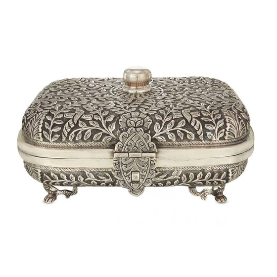 silver-antique-box-2.webp