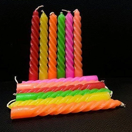 colored-spiral-candle-2.webp