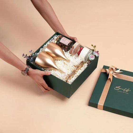 customized-boxes-gift-2.webp