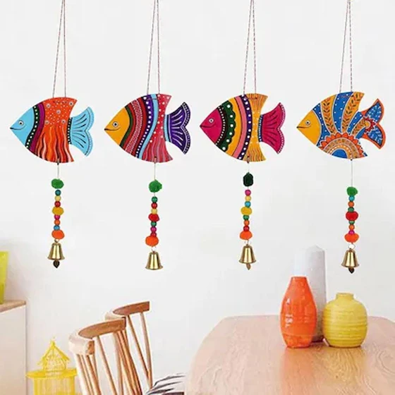 wall-multicolor-hanging-2.webp