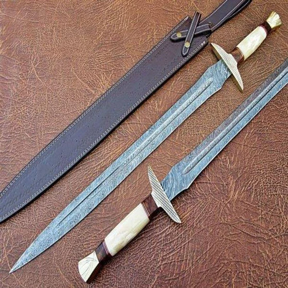 damascus-swords-handles-2.webp