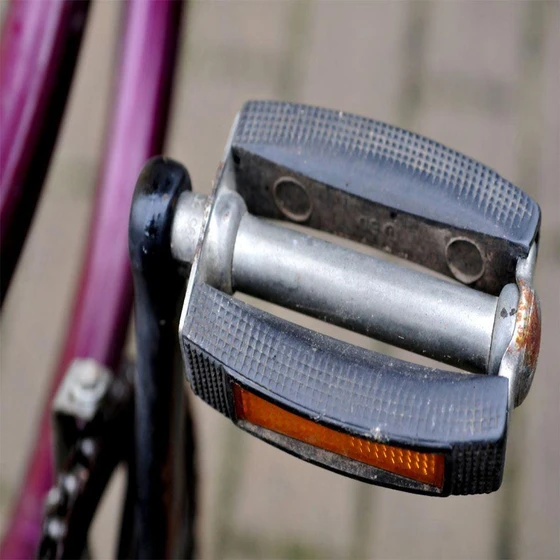 bicycle-pedals-2.webp
