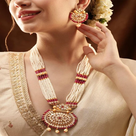 beaded-jewellery-2.webp