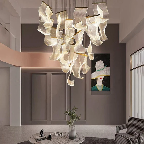 acrylic-chandelier-2.webp