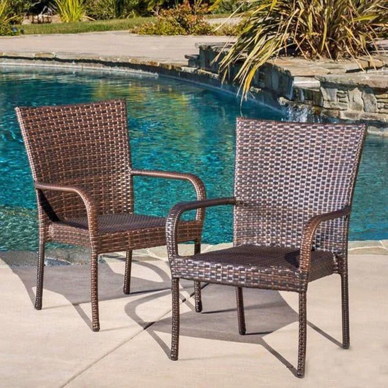 wicker-outdoor-pool-furniture-2.webp