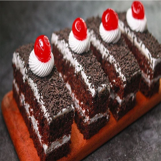 chocolate-cream-pastry-2.webp