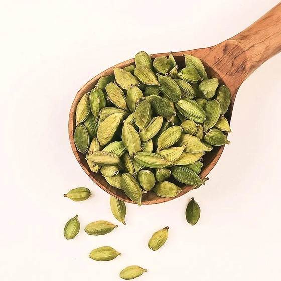 cardamom-elakai-elachi-2.webp