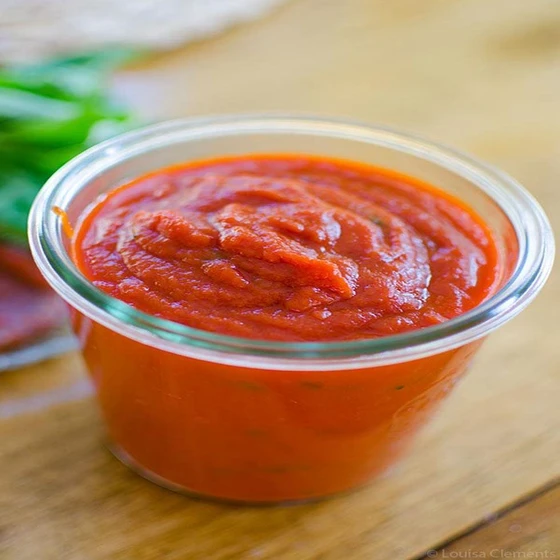 tomato-red-sauce-2.webp